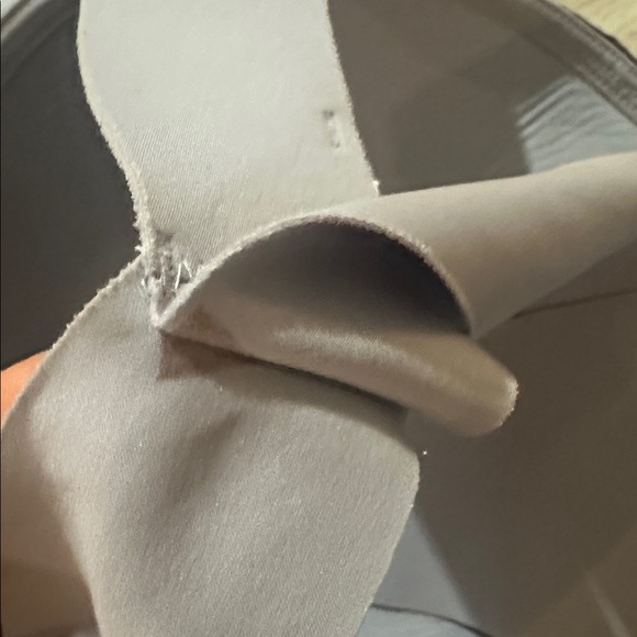 lululemon athletica Light Blue Enlite Sports Bra 36E - Picture 7 of 9